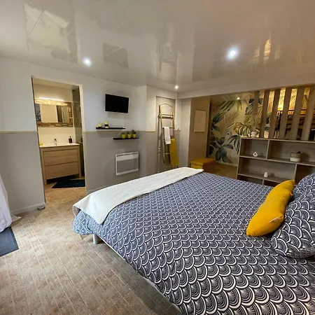 Et Tables D Hotes Du Boiziller فندق مبيت وإفطار